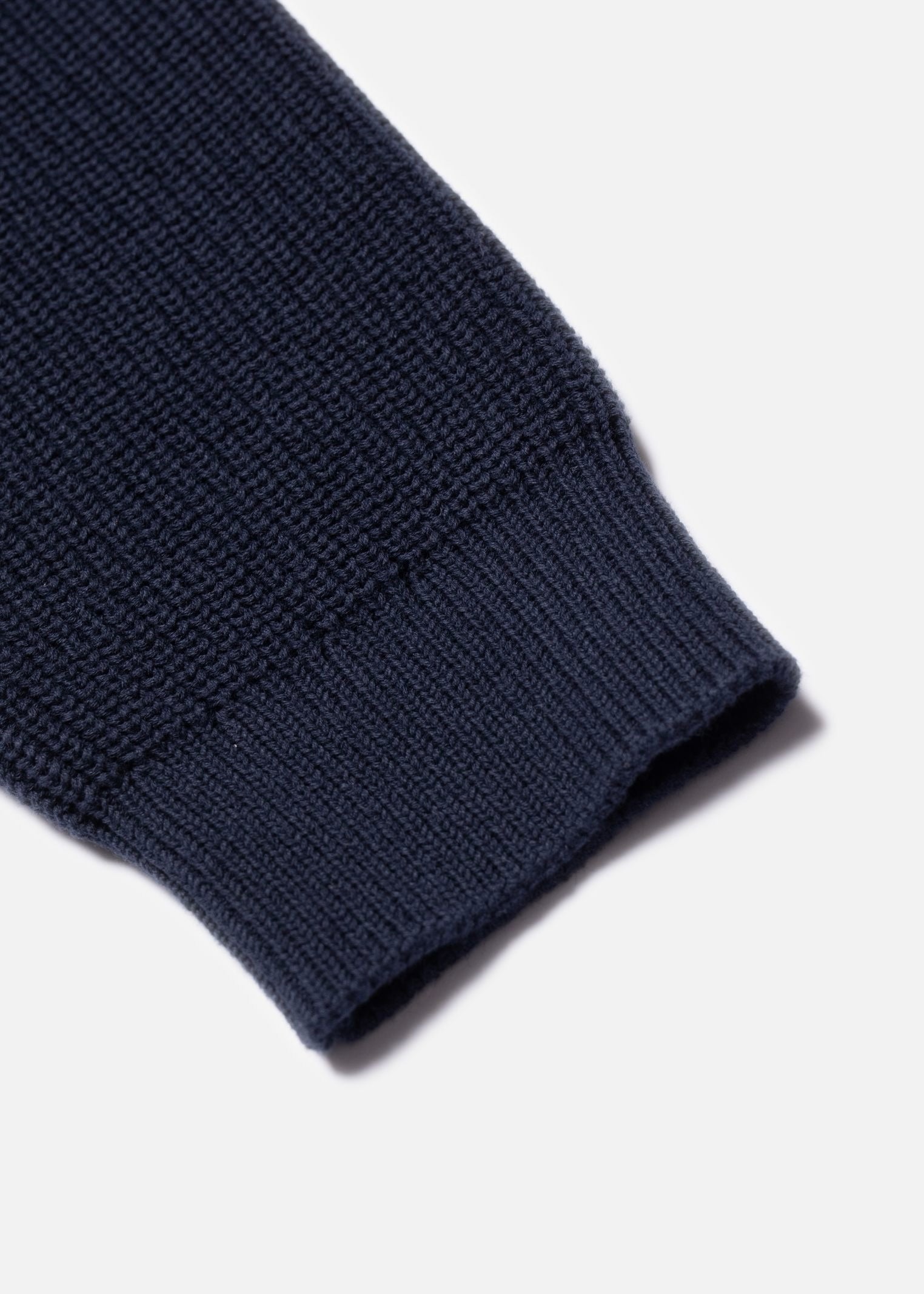 ESSENTIAL CORE KNIT