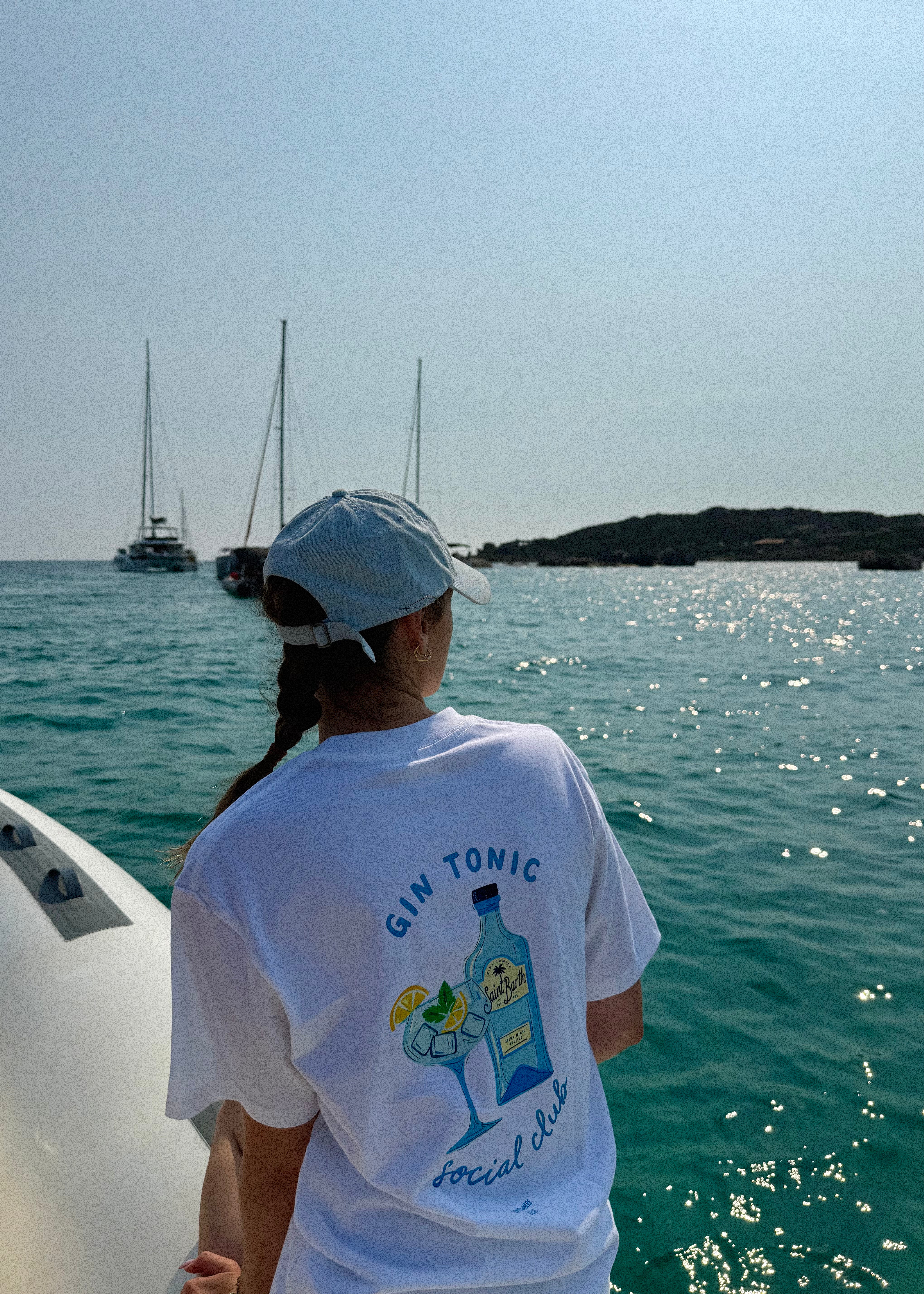GIN TONIC SOCIAL CLUB TEE